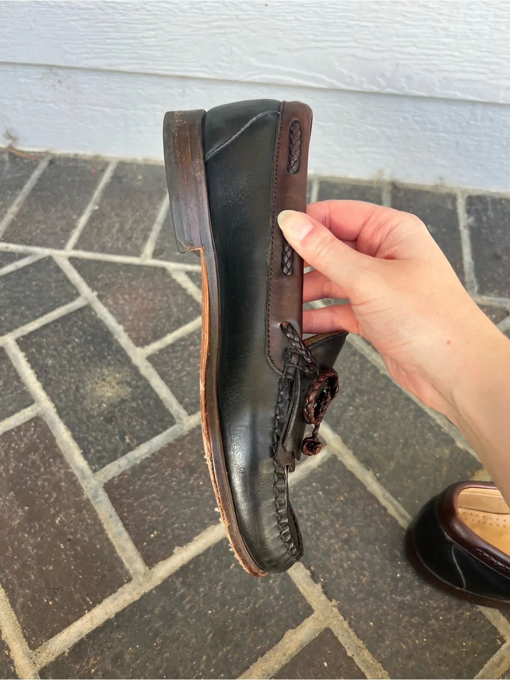 EUC Men’s 8.5 Allen Edmonds Woodstock Black and Brown Leather Kiltie Loafers
